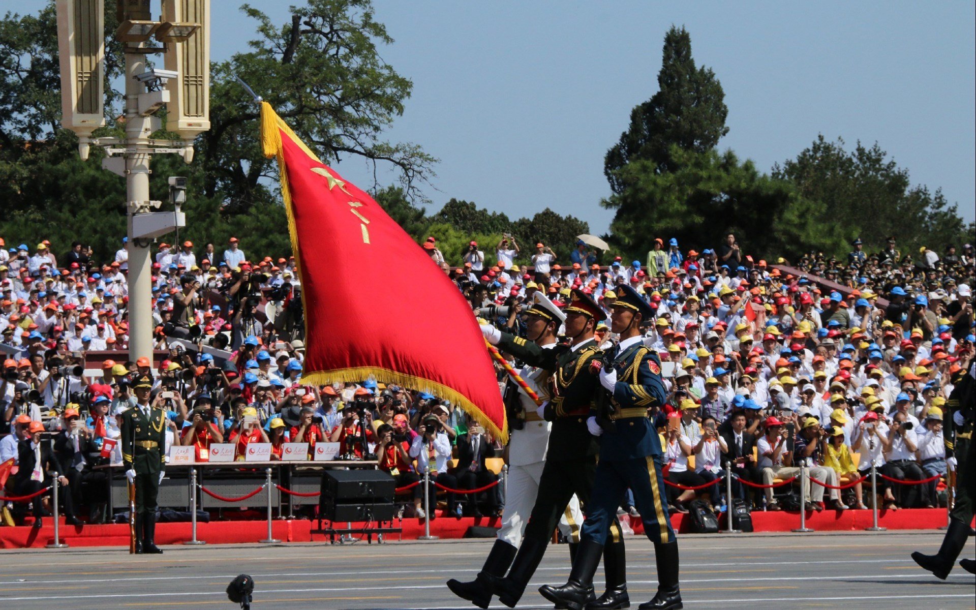 乔治称必须打出强硬风格提升内线表现，乔治yong